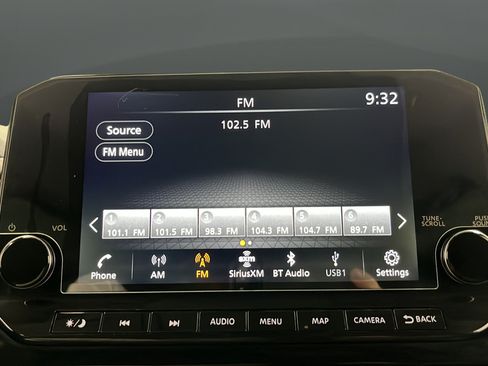 Used 2023 Nissan Pathfinder SL AWD/4WD image 29