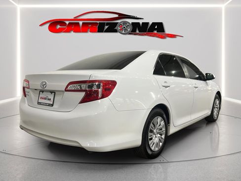 Used 2014 Toyota Camry L image 8