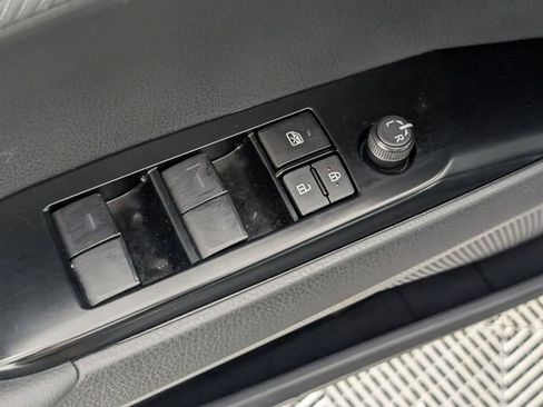 Used 2025 Toyota Camry SE FWD image 11
