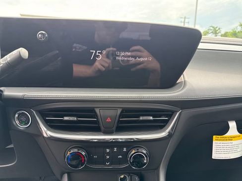 New 2026 Buick Encore GX Preferred FWD image 21