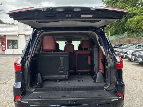 Used 2019 Lexus LX 570 4WD w/ Luxury Package image 23