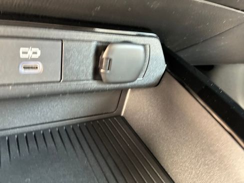 New 2026 Toyota Prius XLE image 28