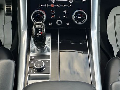 Used 2018 Land Rover Range Rover Sport HSE Dynamic image 15