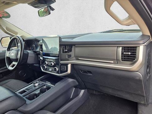 Used 2024 Ford Expedition XLT RWD image 21