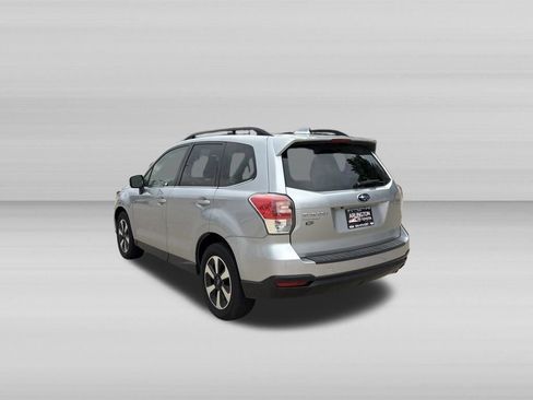 Used 2018 Subaru Forester 2.5i Limited AWD/4WD image 6