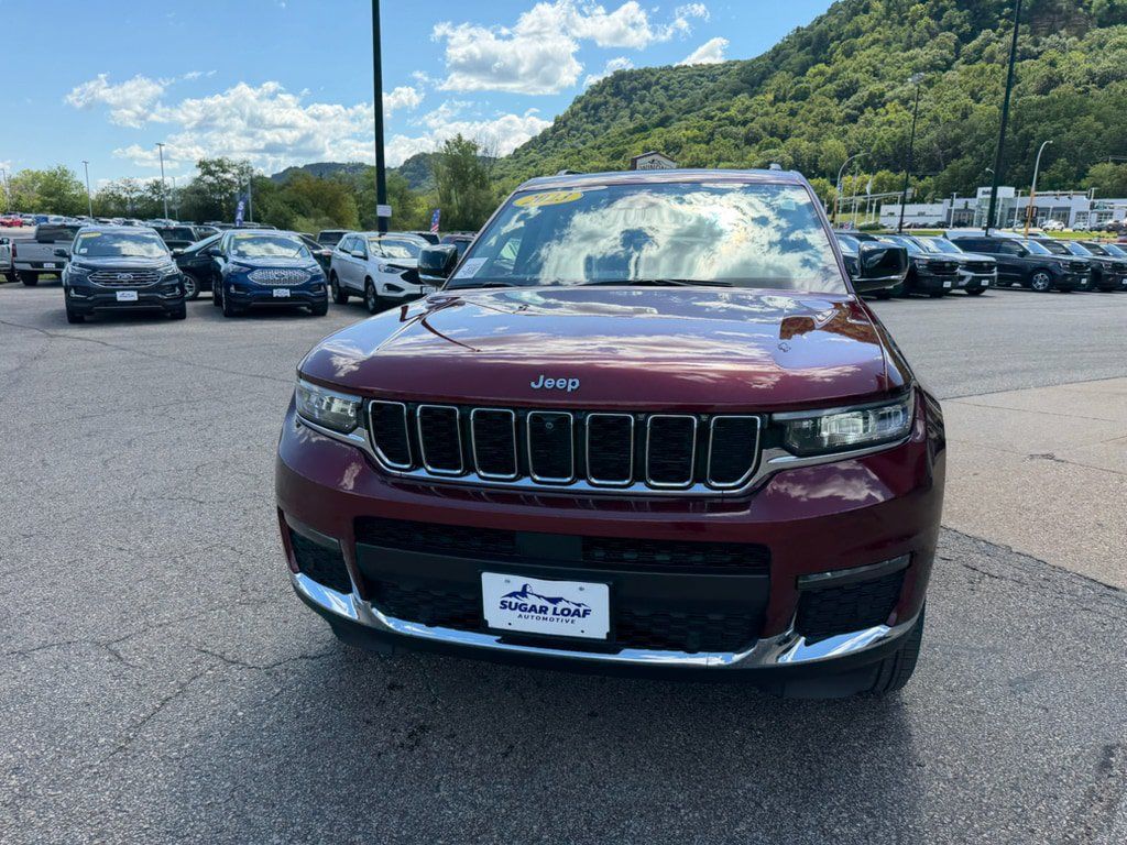 Used 2023 Jeep Grand Cherokee L Limited w/ Luxury Tech Group II AWD/4WD image 2