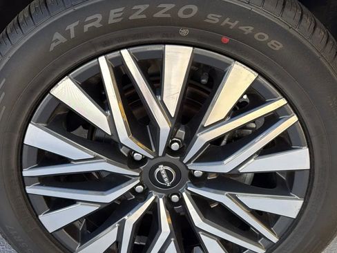 Used 2023 Nissan Altima 2.5 SV w/ SV Premium Package image 14