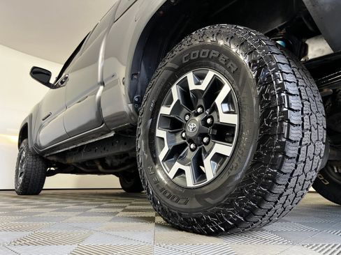 Used 2016 Toyota Tacoma TRD Off-Road w/ Towing Package AWD/4WD image 23