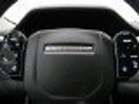 Used 2020 Land Rover Discovery Sport SE image 17