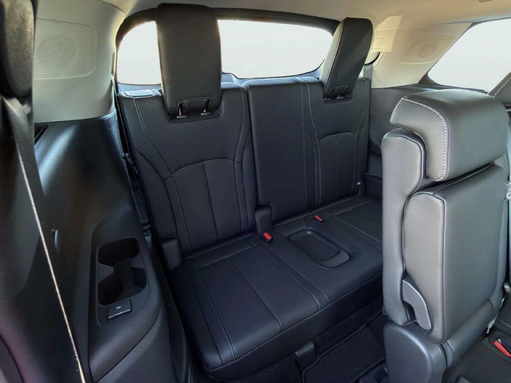 Used 2026 INFINITI QX60 Luxe w/ Cargo Package FWD image 15