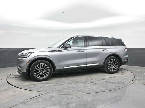 Used 2023 Lincoln Aviator AWD w/ Premium Package image 4