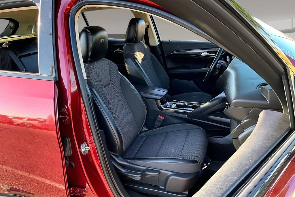 Used 2022 Buick Envision Preferred w/ Sport Touring Package FWD image 7