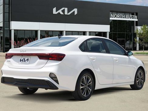 Certified 2024 Kia Forte LXS FWD image 5