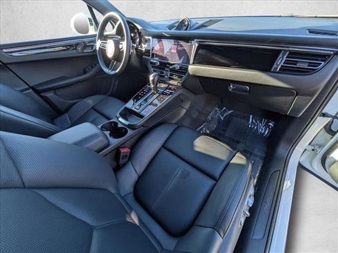 Used 2025 Porsche Macan Turbo image 26