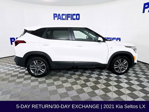 Used 2021 Kia Seltos LX image 9
