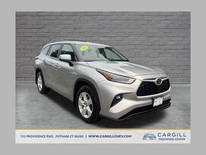 Used 2023 Toyota Highlander LE