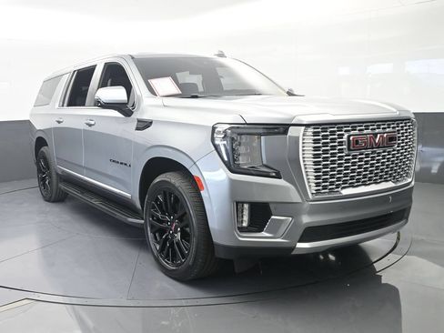 Used 2024 GMC Yukon XL Denali RWD image 9