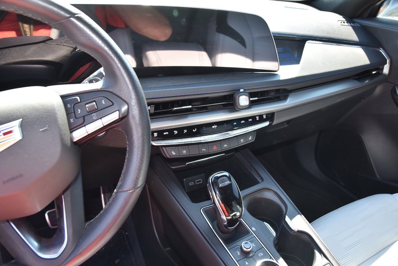 Used 2024 Cadillac XT4 Sport FWD image 8