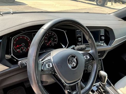 Used 2019 Volkswagen Jetta R-Line w/ R-Line Cold Weather Package FWD image 10