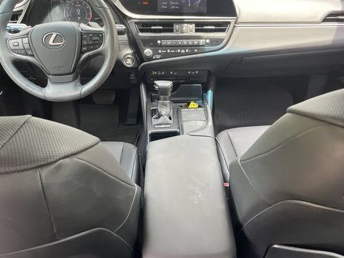 Used 2022 Lexus ES 350 w/ Premium Package FWD image 7