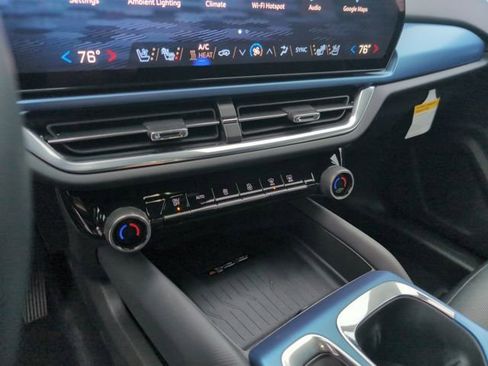 New 2025 Chevrolet Equinox EV LT w/ Convenience Package II image 21