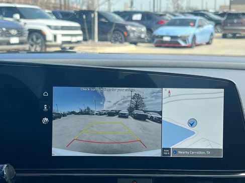 Certified 2025 Hyundai Elantra SEL image 32