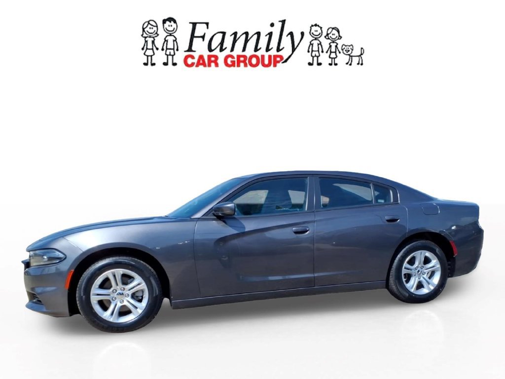 Used 2022 Dodge Charger SXT RWD image 2