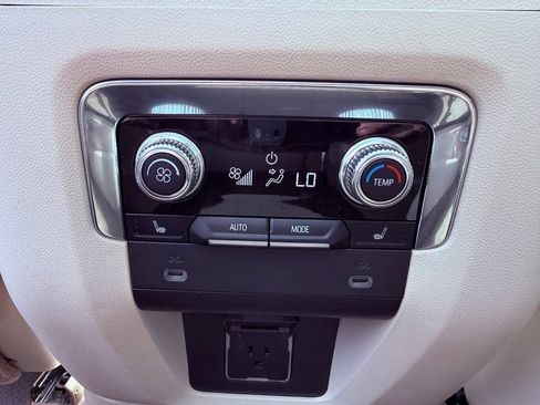 Used 2022 GMC Yukon Denali AWD/4WD image 18
