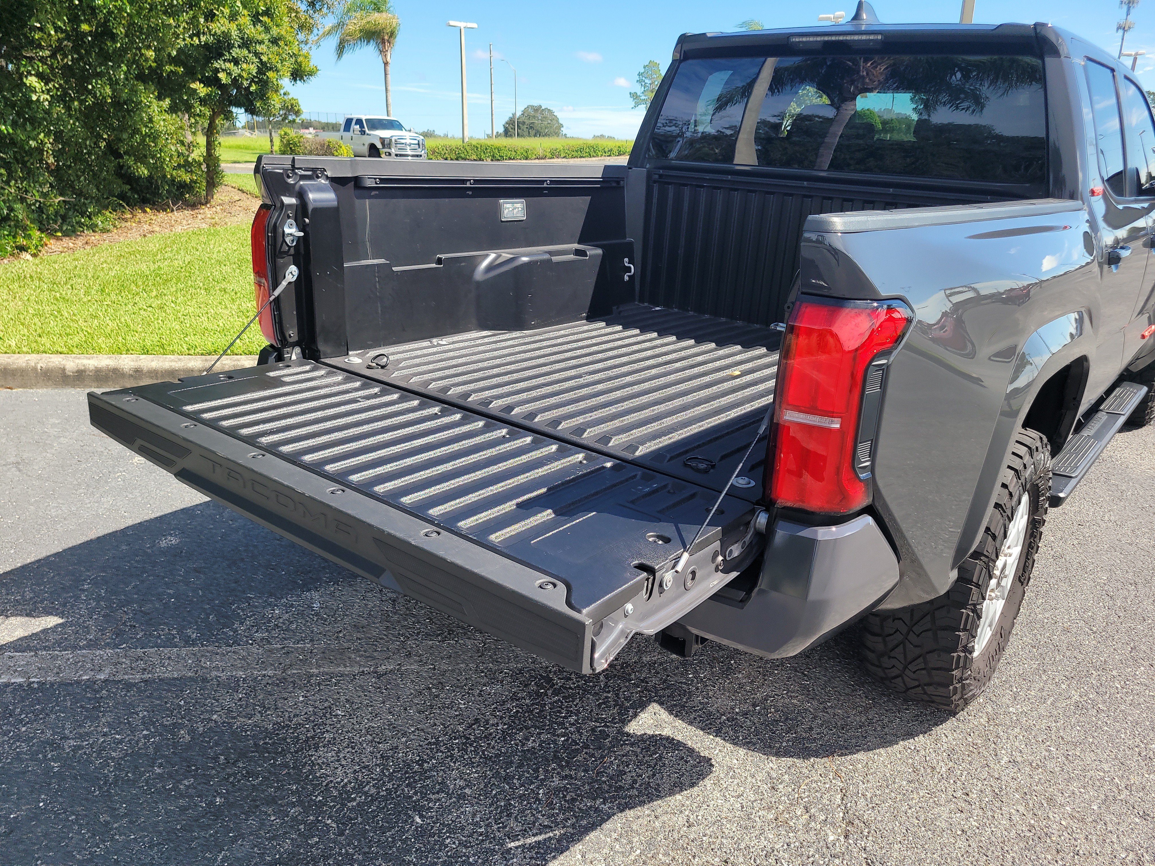 Used 2025 Toyota Tacoma SR5 RWD image 12