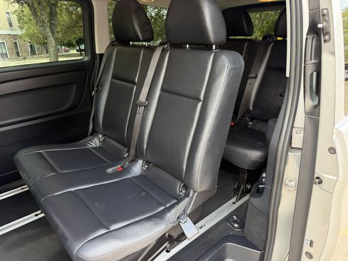 Used 2016 Mercedes-Benz Metris Passenger image 20