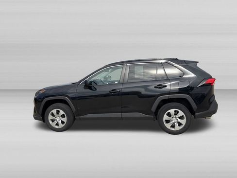Used 2021 Toyota RAV4 LE AWD/4WD image 8