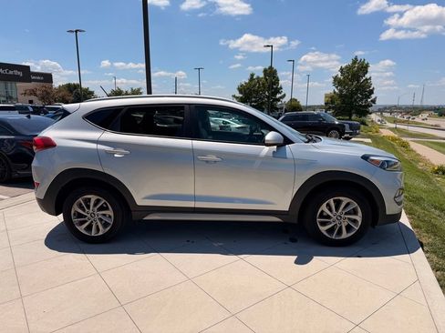 Used 2017 Hyundai Tucson SE w/ SE Popular Package 02 FWD image 10