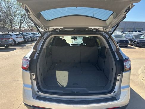 Used 2015 Chevrolet Traverse LS image 13