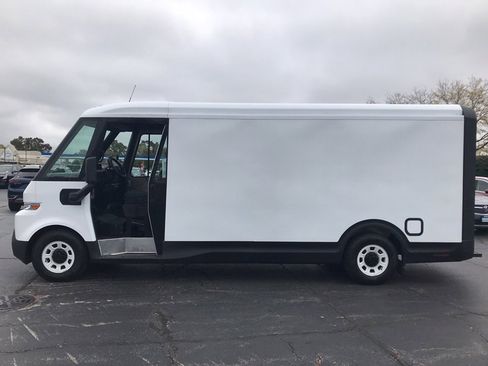 Used 2024 Chevrolet Brightdrop 600 w/ Commercial Equipment Package image 5