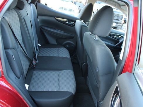 Used 2021 Nissan Rogue Sport SV image 28