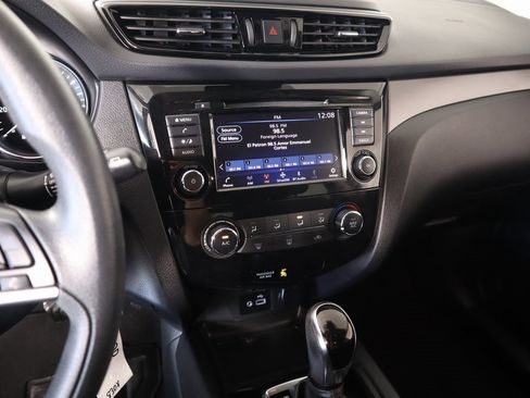 Used 2021 Nissan Rogue Sport S image 5