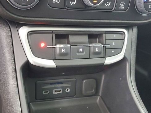 Used 2024 GMC Terrain SLT w/ Elevation Edition FWD image 30