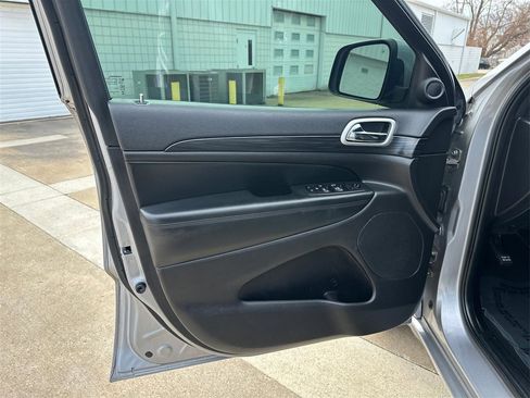 Used 2021 Jeep Grand Cherokee Laredo X image 21