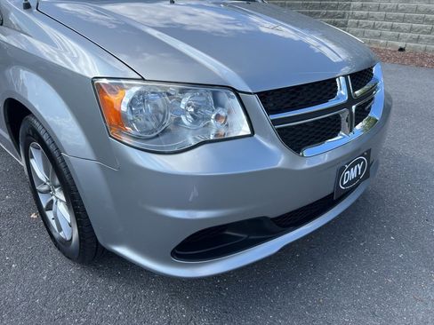 Used 2017 Dodge Grand Caravan SE image 10