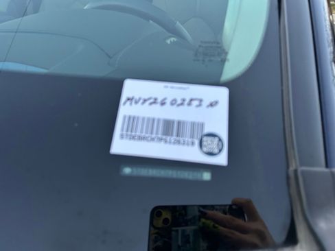 Used 2023 Toyota Highlander Platinum image 32