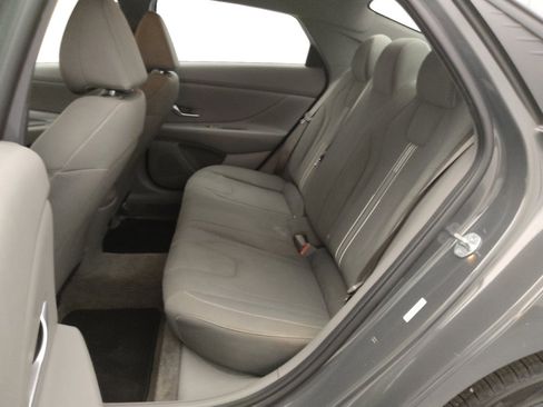 Used 2023 Hyundai Elantra SEL image 18