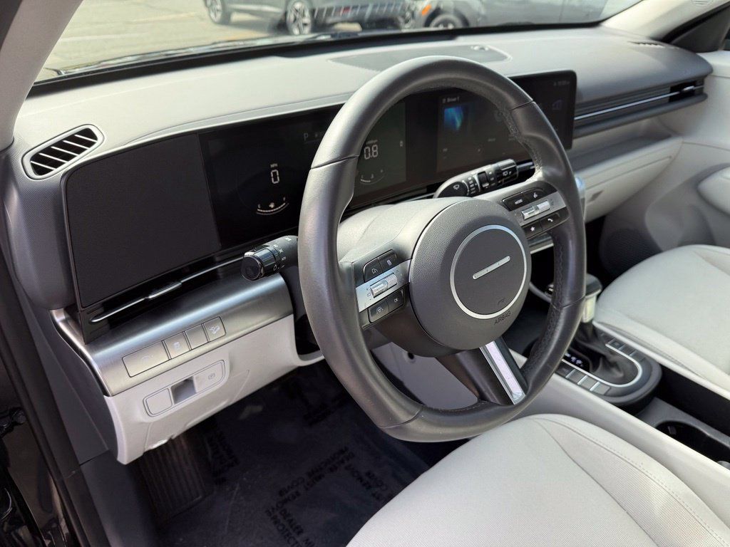 Used 2025 Hyundai Kona SEL AWD/4WD image 19
