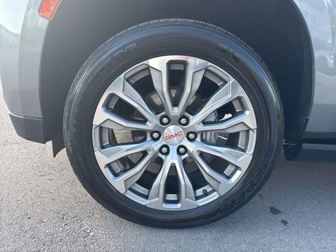 Used 2021 GMC Yukon Denali w/ Denali Premium Package AWD/4WD image 30