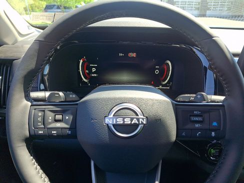 New 2026 Nissan Pathfinder Platinum AWD/4WD image 10