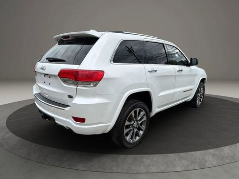 Used 2017 Jeep Grand Cherokee Overland w/ Jeep Active Safety Group AWD/4WD image 5