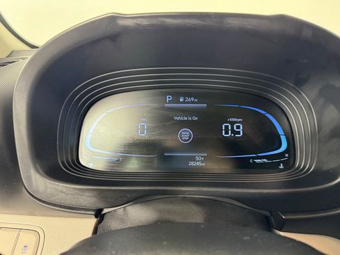 Used 2024 Hyundai Venue SEL image 22