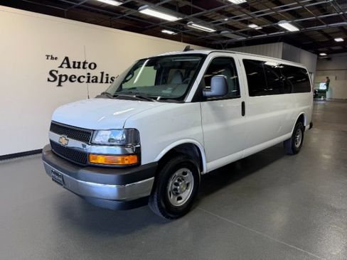 Used 2024 Chevrolet Express 3500 LT w/ LT Preferred Equipment Group RWD image 1