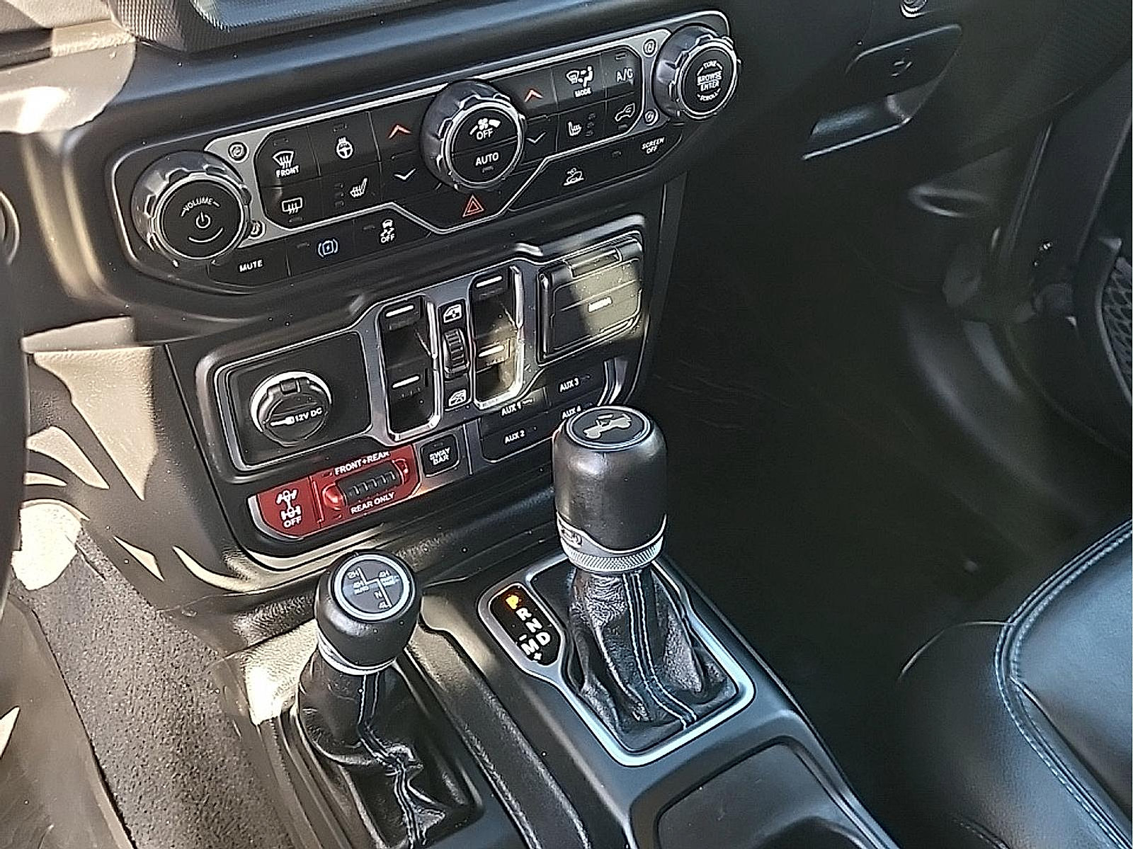 Used 2023 Jeep Wrangler Unlimited Rubicon 4xe AWD/4WD image 24