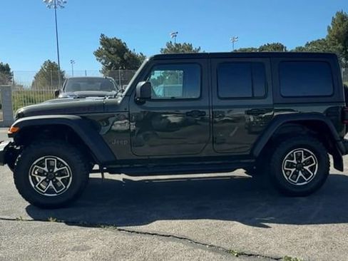 Used 2024 Jeep Wrangler Unlimited Rubicon w/ Technology Group AWD/4WD image 5