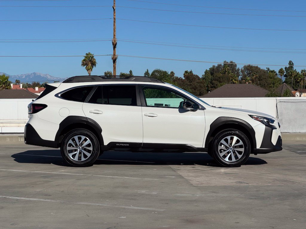 Used 2024 Subaru Outback Premium AWD/4WD image 31